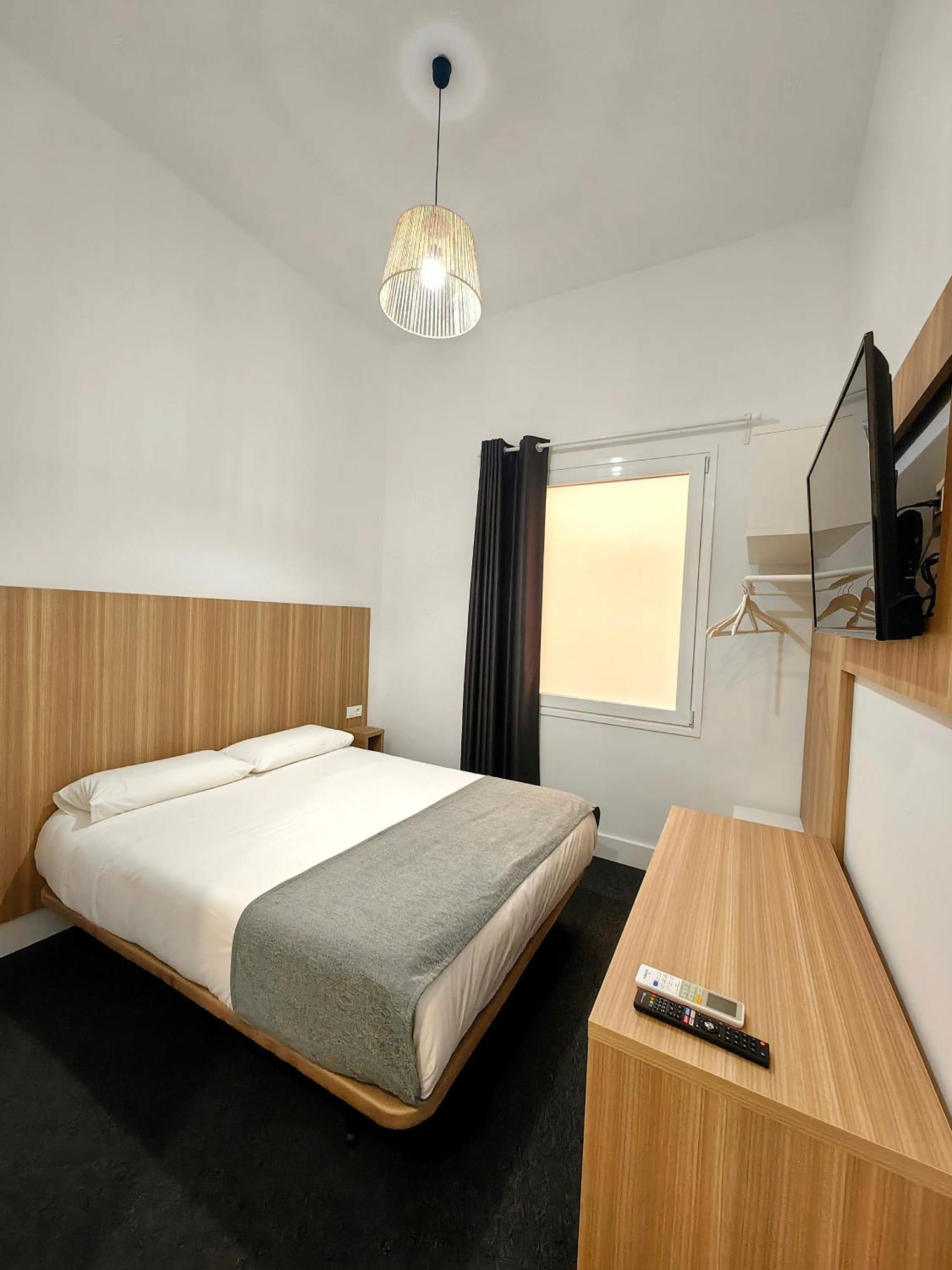 Hostel Siesta & Go มาดริด ภายนอก รูปภาพ