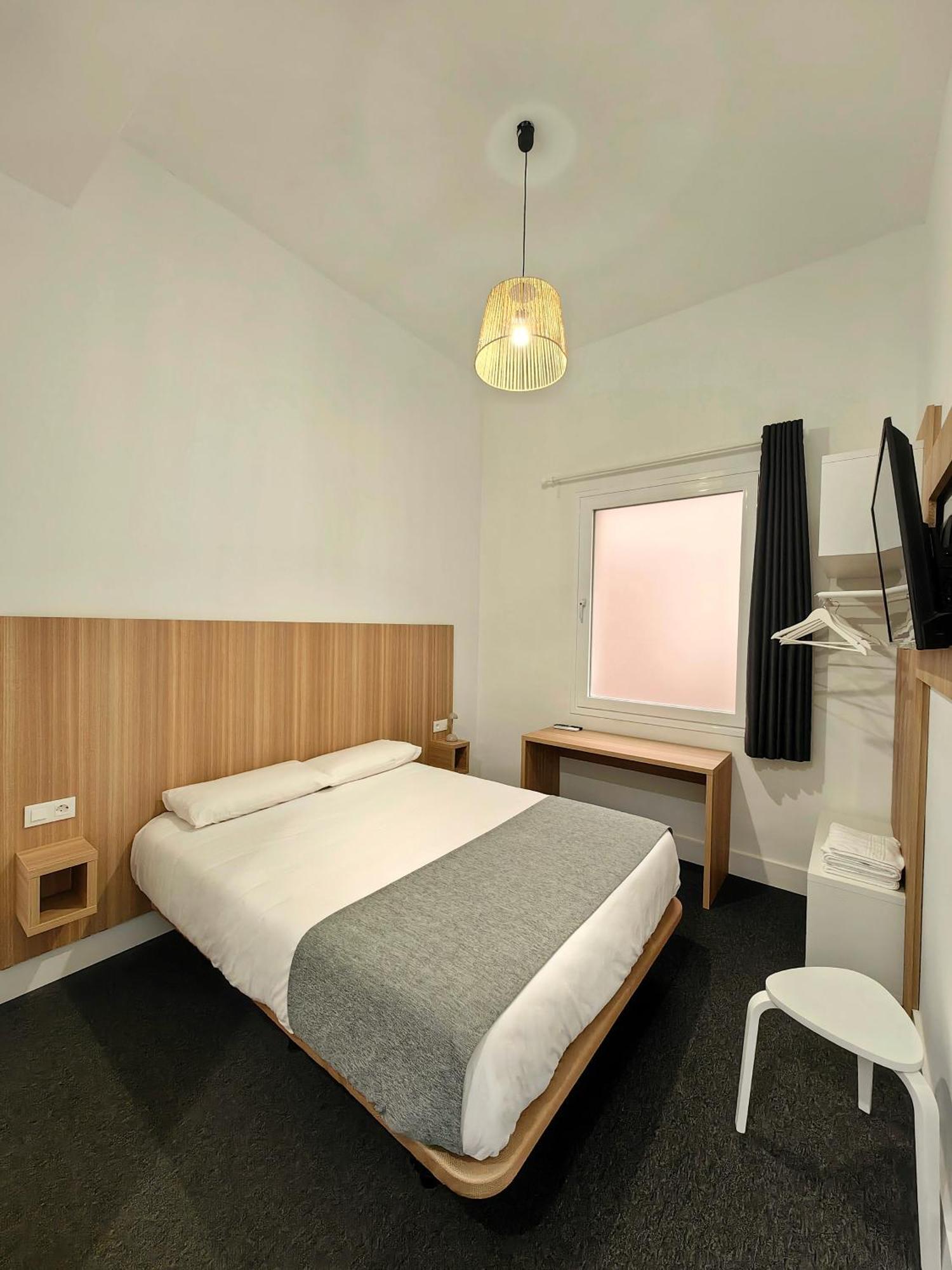 Hostel Siesta & Go มาดริด ภายนอก รูปภาพ