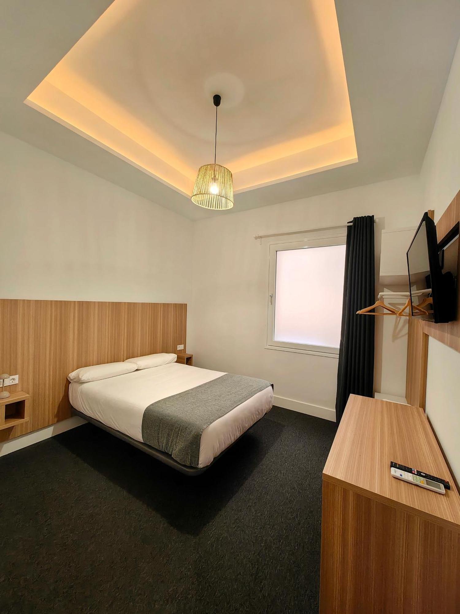 Hostel Siesta & Go มาดริด ภายนอก รูปภาพ
