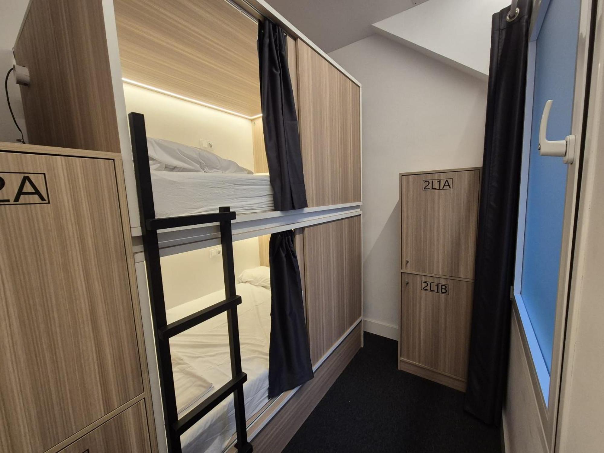 Hostel Siesta & Go มาดริด ภายนอก รูปภาพ