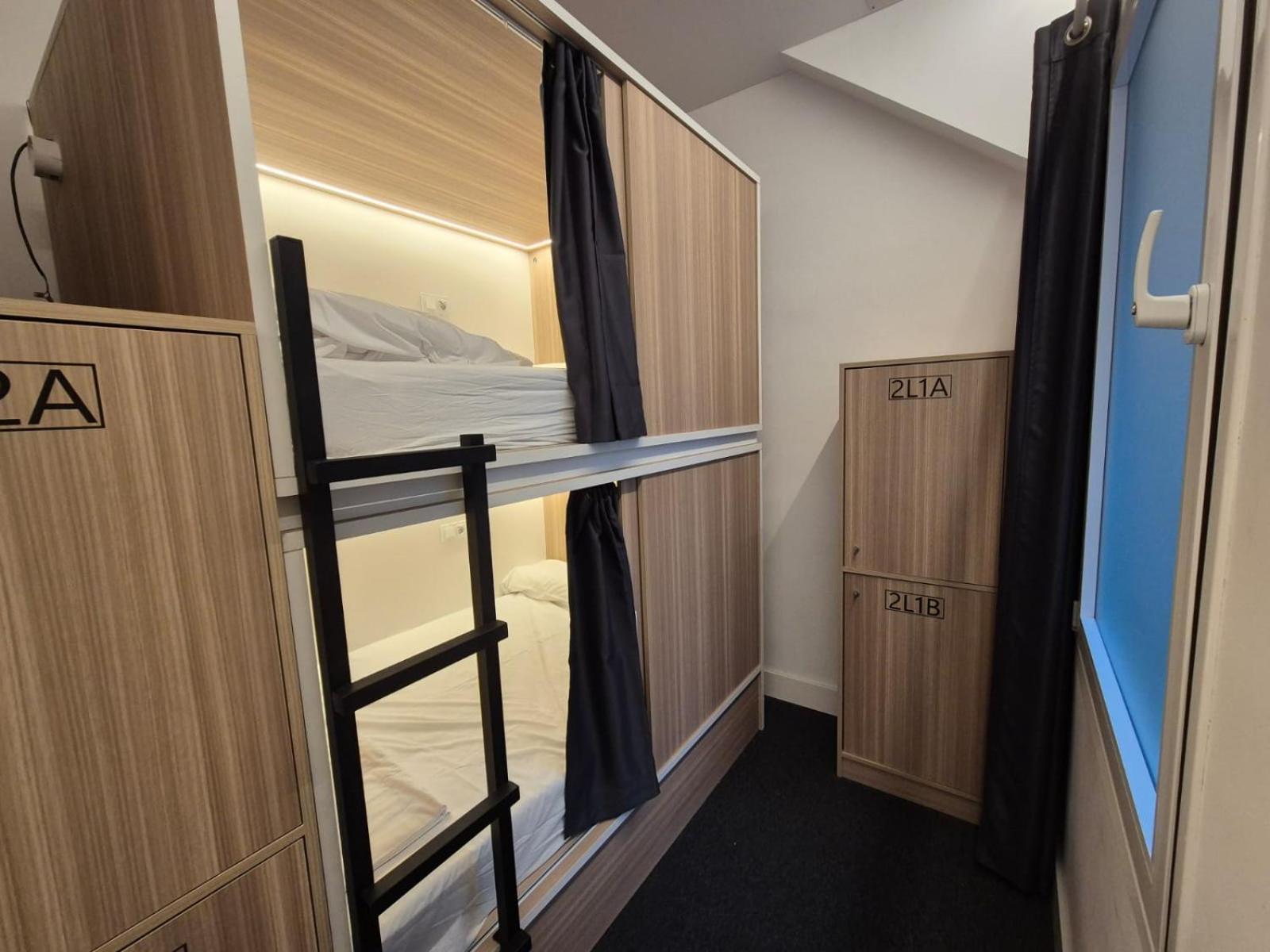 Hostel Siesta & Go มาดริด ภายนอก รูปภาพ